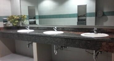 Rehabilitación de la sala de baño de damas y sala de baño caballeros del Edificio Administrativo de Servicios Halliburton de Venezuela en Maturín, Estado Monagas
